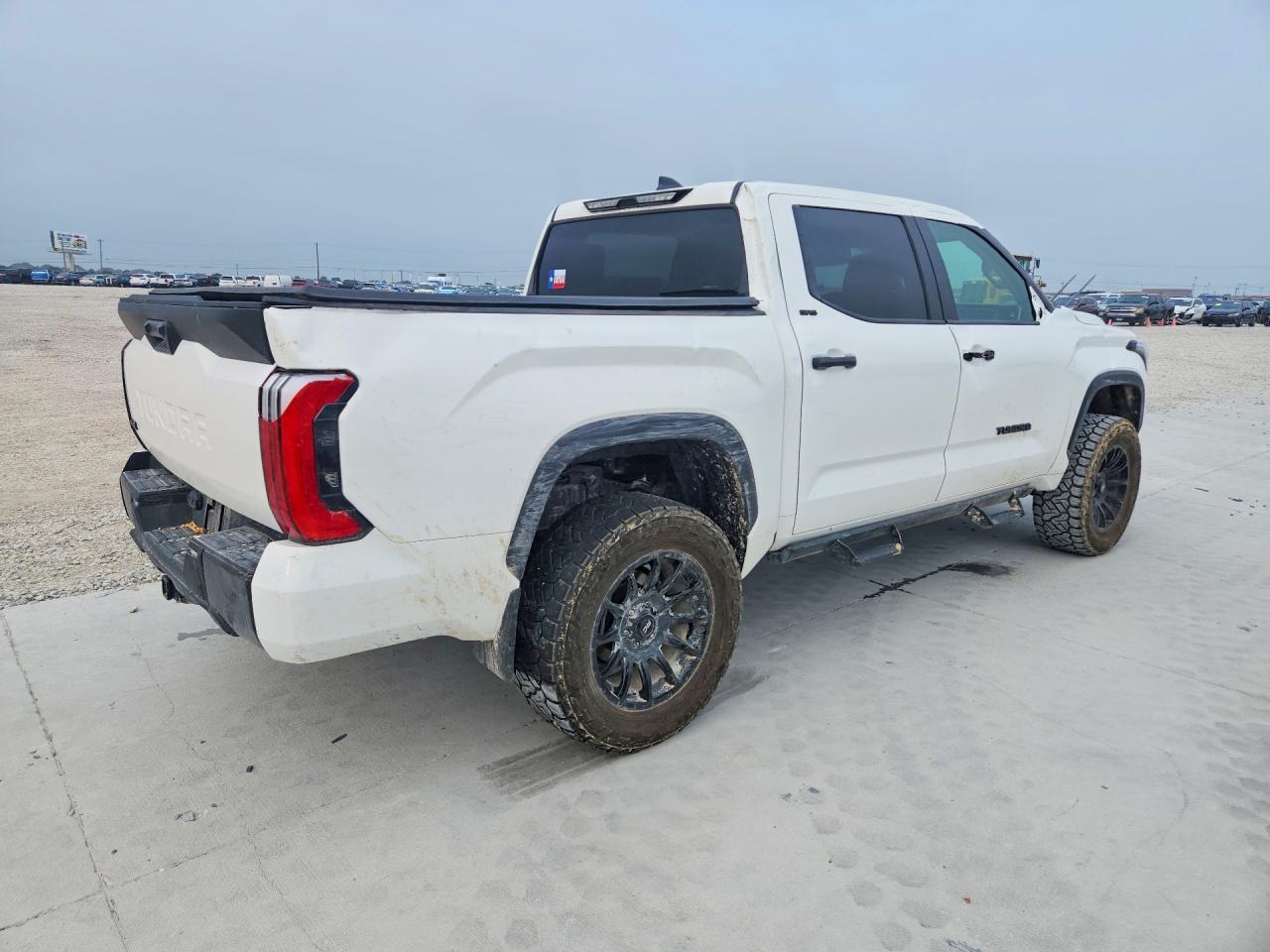 2024 Toyota Tundra Sr5 - Image 3