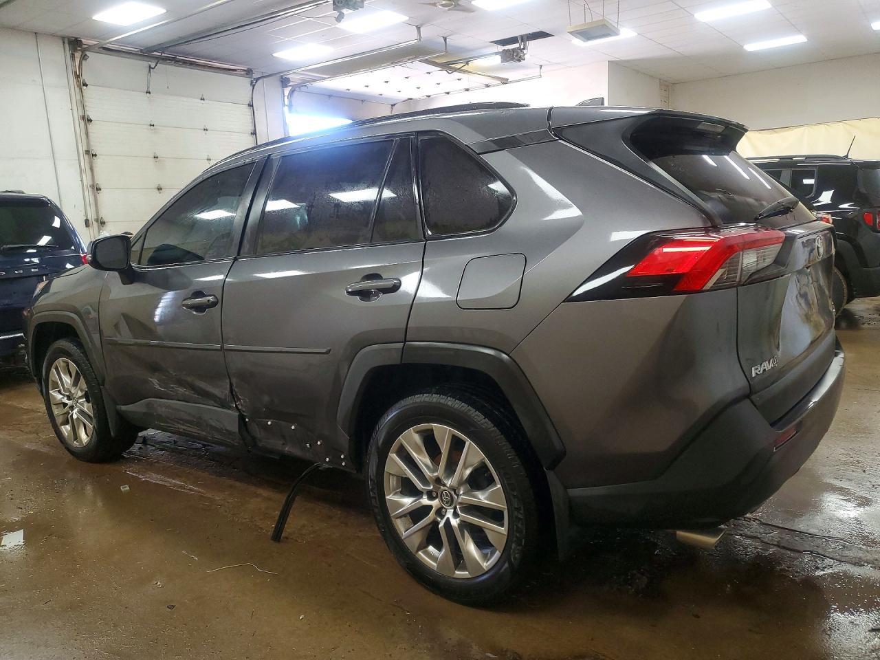 2021 Toyota Rav4 Xle Premium - Фото 2