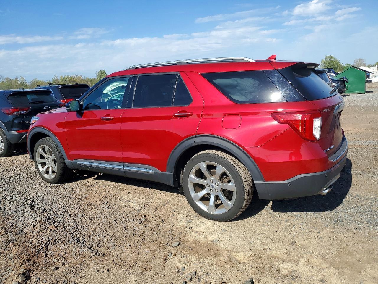 2020 Ford Explorer Platinum - Image 2