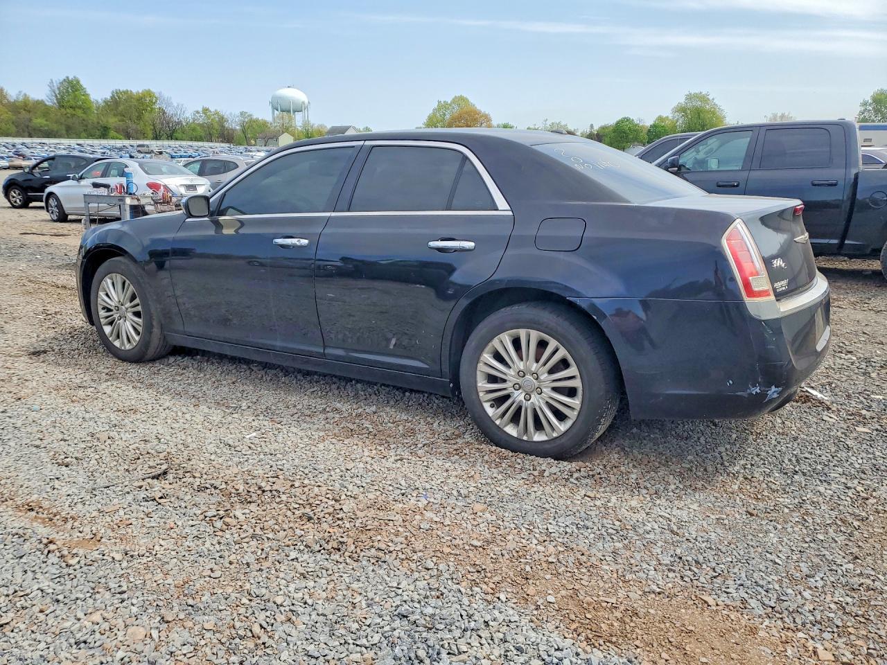 2013 Chrysler 300C - Image 2