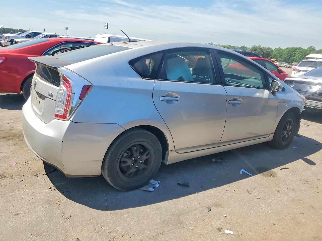 2013 Toyota Prius Three - Image 3
