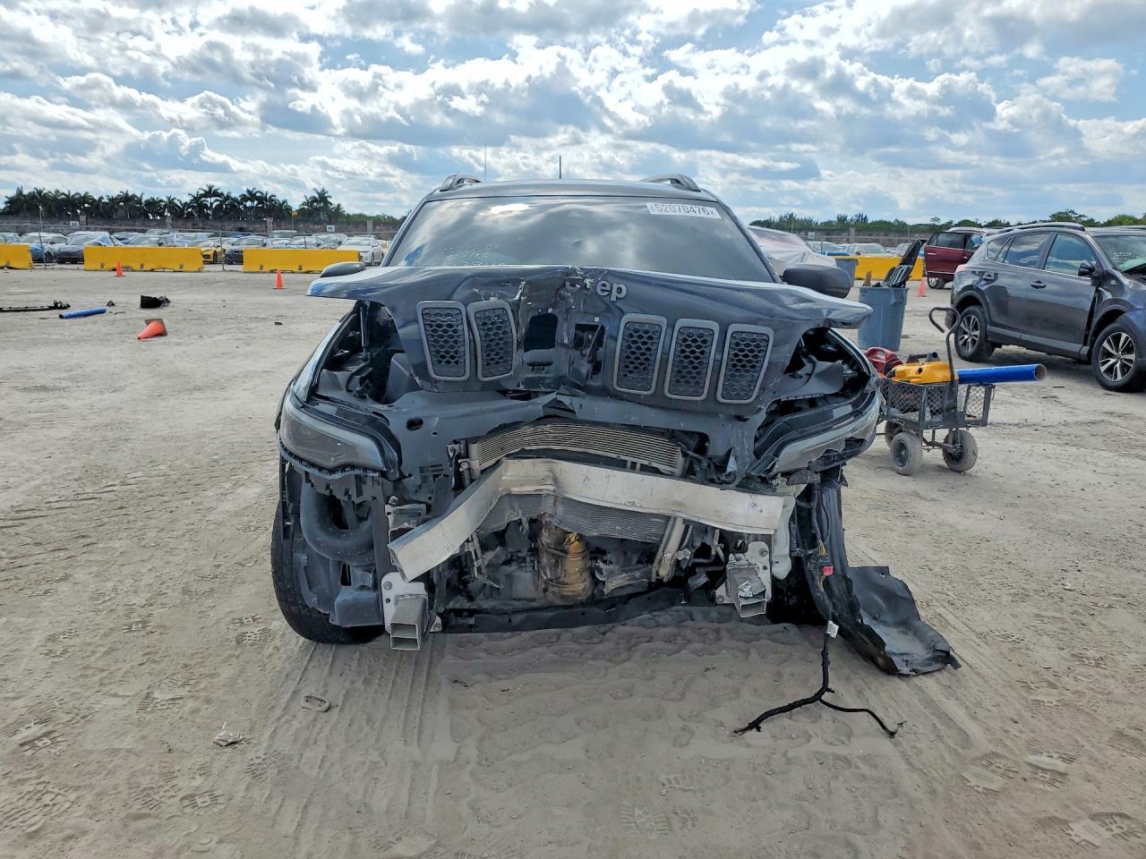 2021 Jeep Cherokee Latitude Lux - Image 5