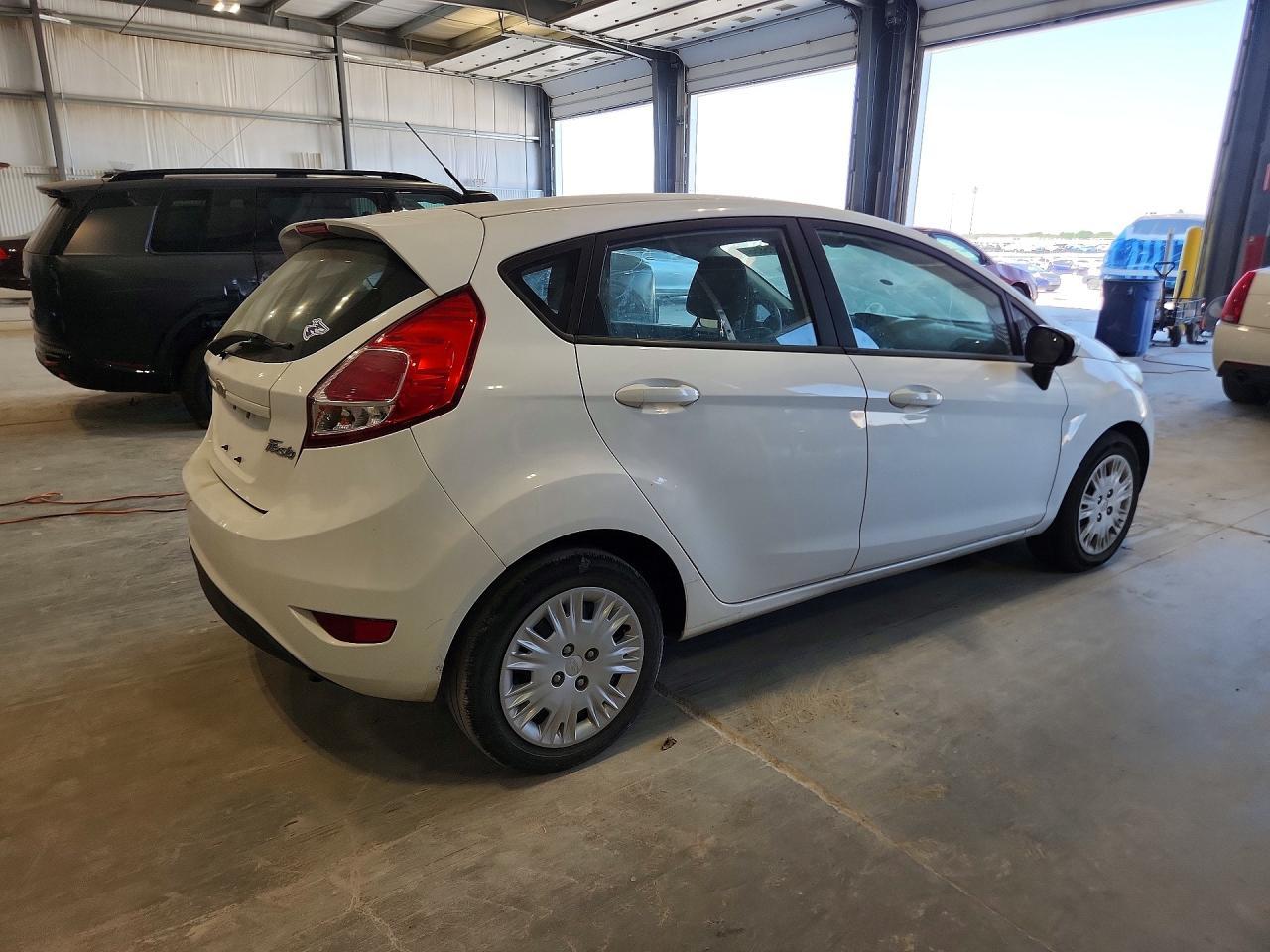 2016 Ford Fiesta S - Image 3