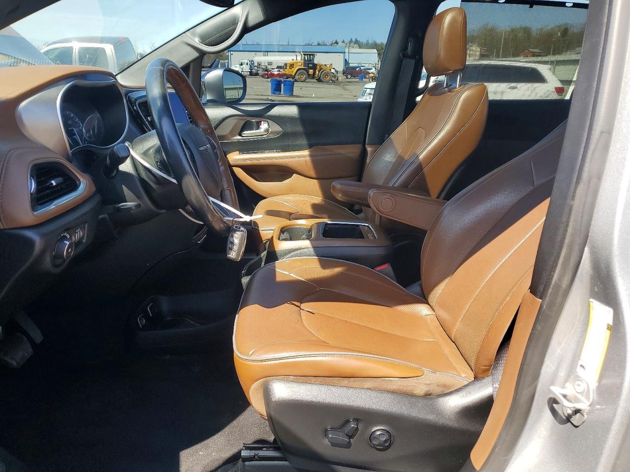 2020 Chrysler Pacifica Limited - Image 7