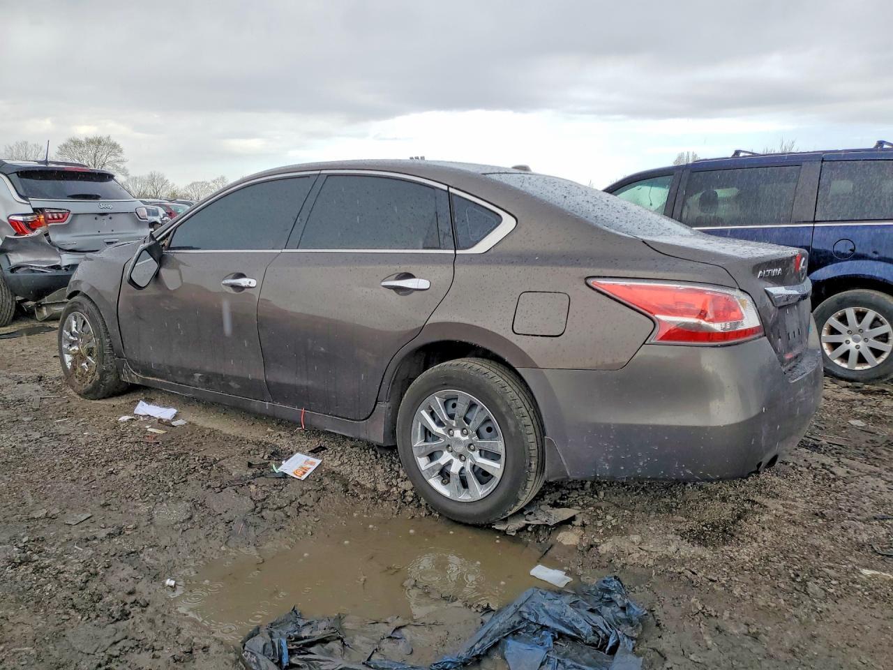 2014 Nissan Altima 2.5 S - Фото 2