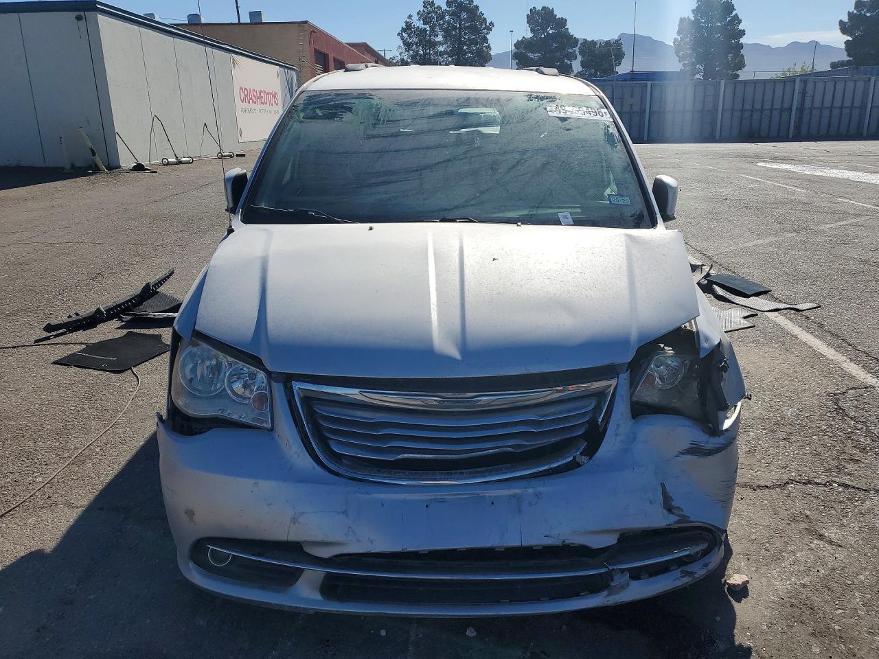2012 Chrysler Town & Country Touring - Фото 5