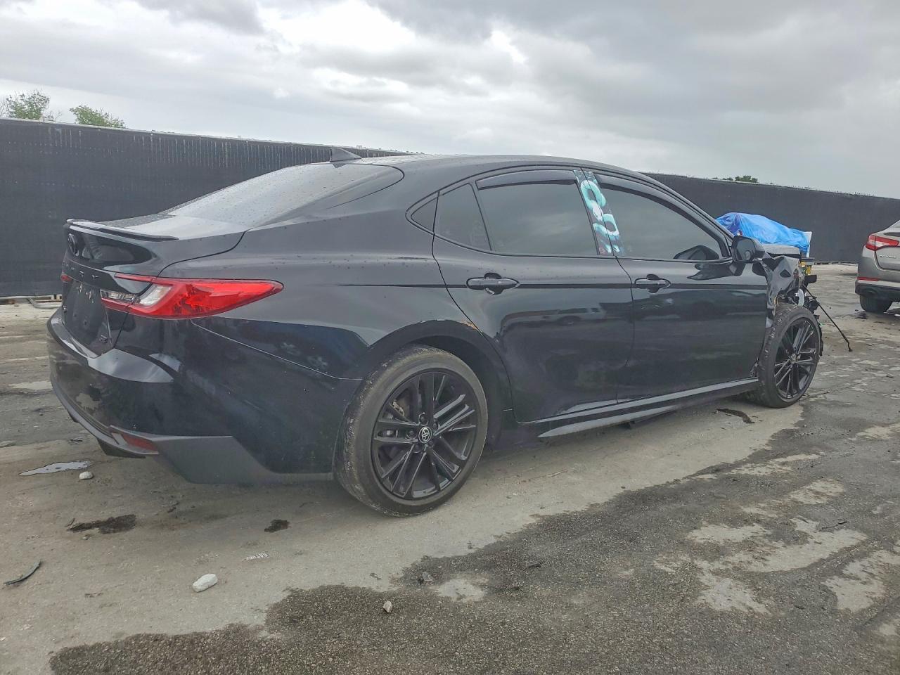 2025 Toyota Camry Se - Фото 3