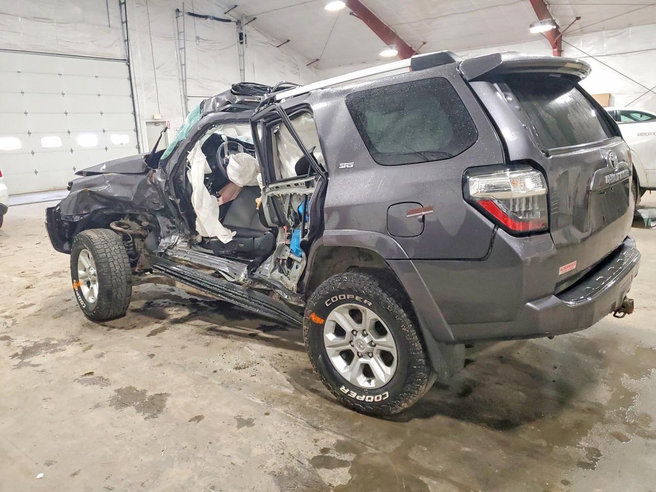 2022 Toyota 4Runner Sr5 Premium - Image 2