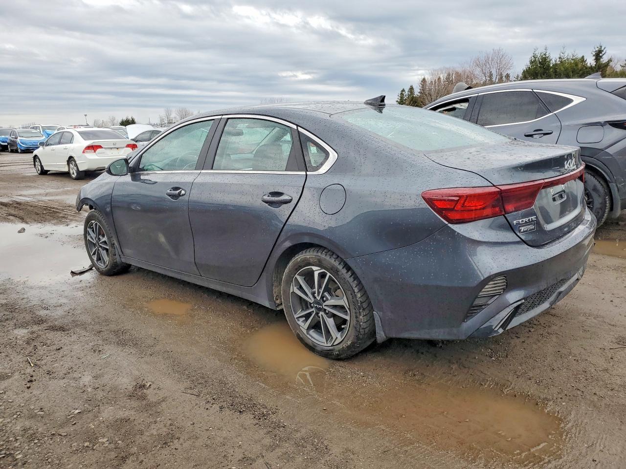 2022 Kia Forte Gt Line - Image 2