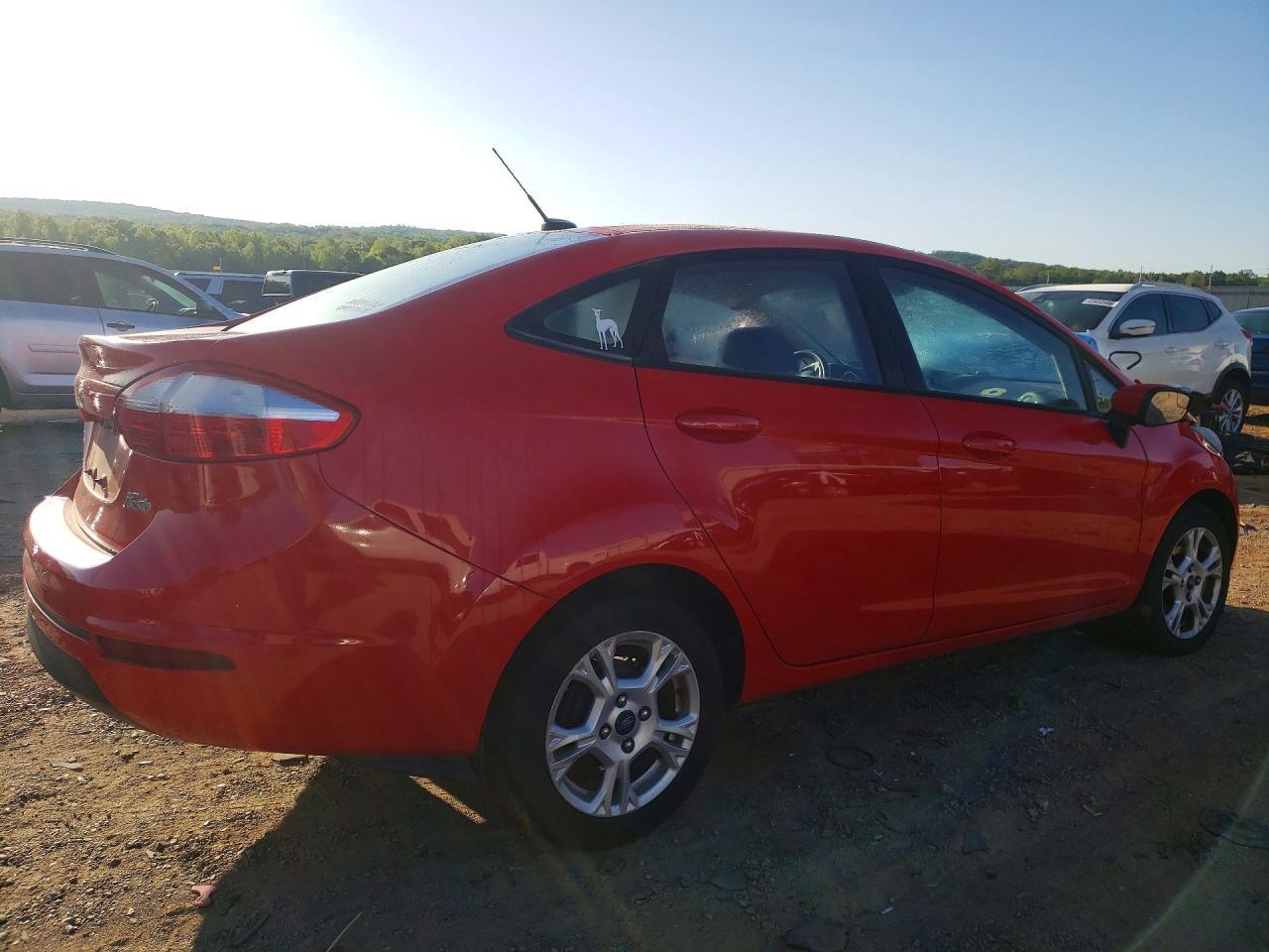 2015 Ford Fiesta Se - Фото 3