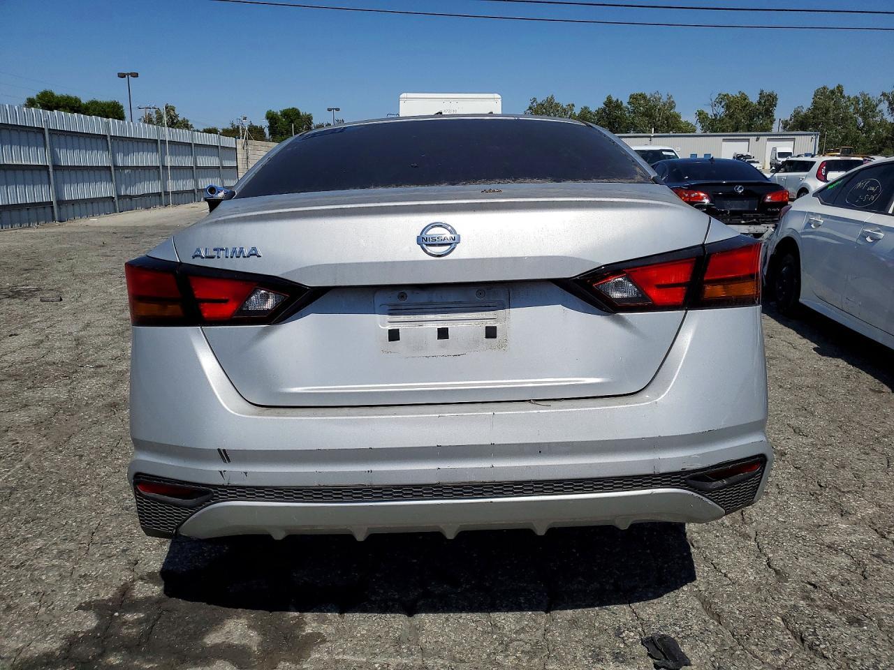 2022 Nissan Altima S - Image 6