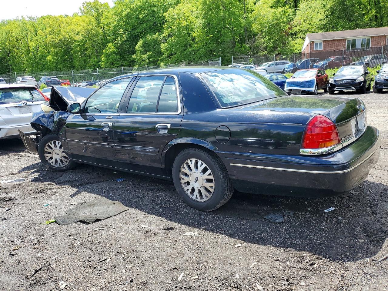 2003 Ford Crown Victoria Lx - Image 2