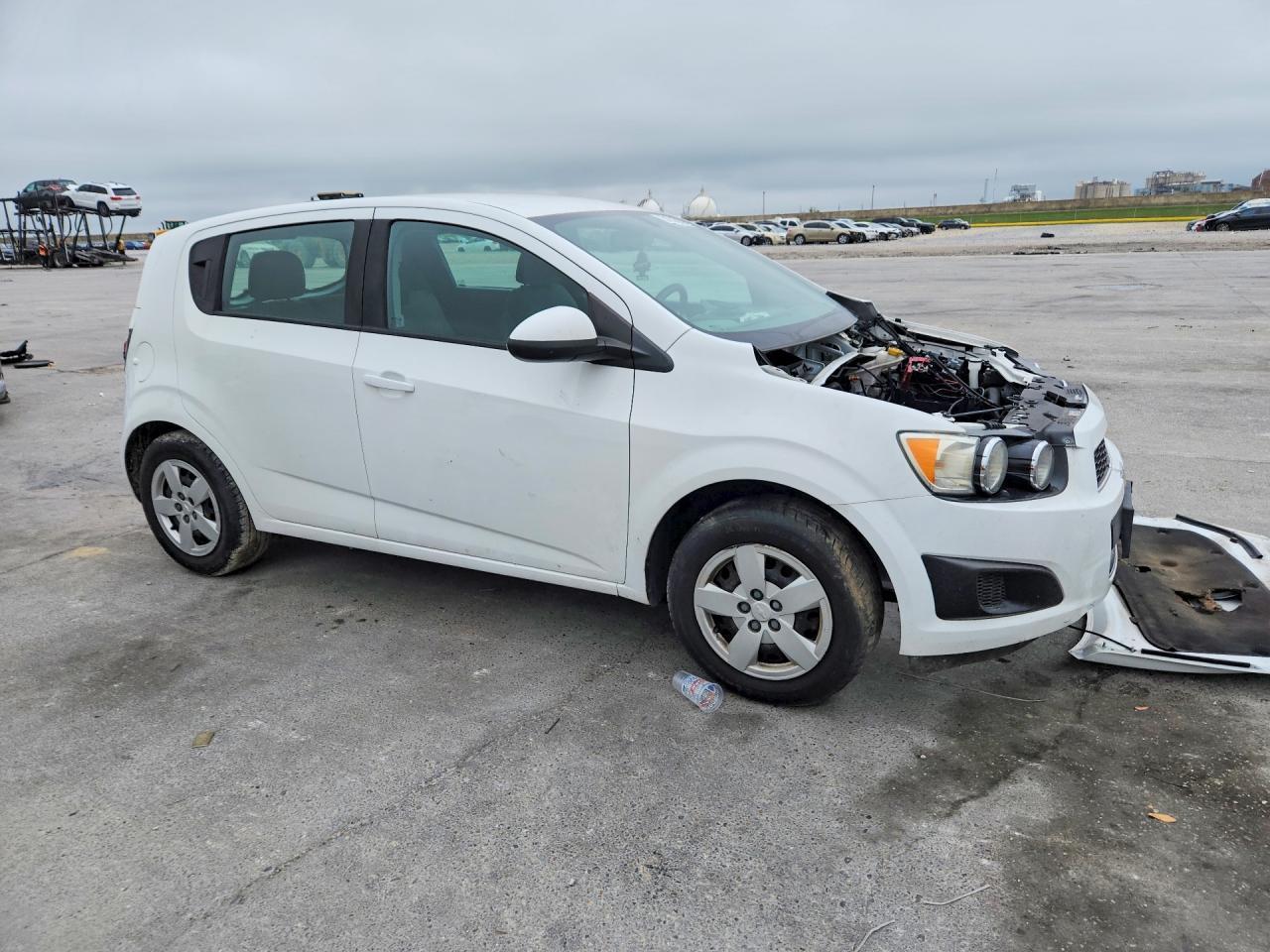 2016 Chevrolet Sonic Ls - Image 4