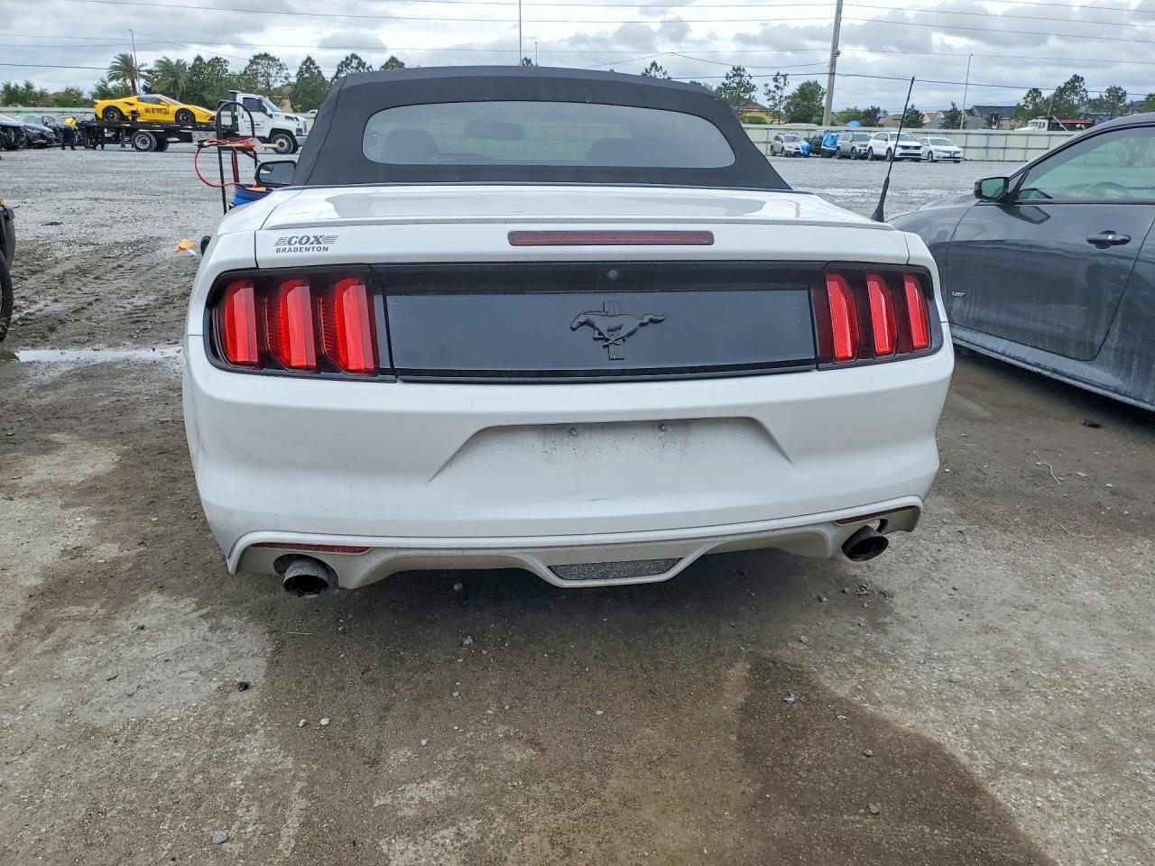 2015 Ford Mustang - Image 6
