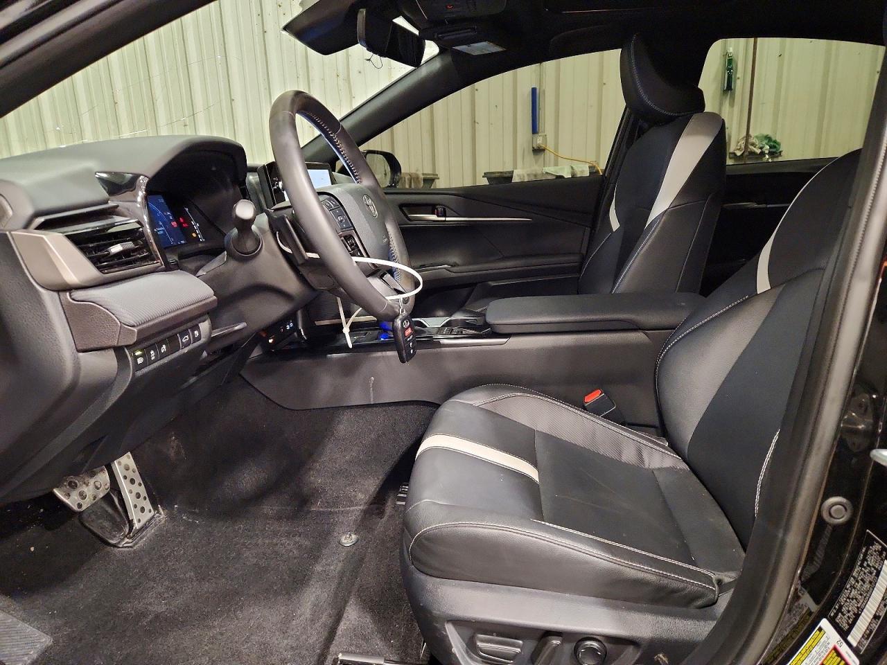 2025 Toyota Camry Se - Фото 7