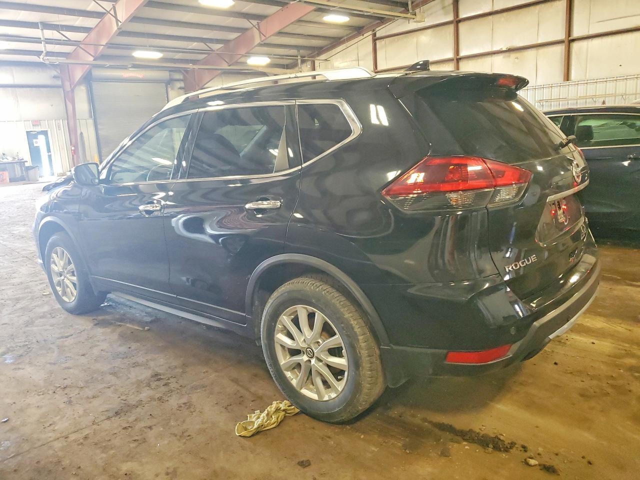 2020 Nissan Rogue Sv - Image 2