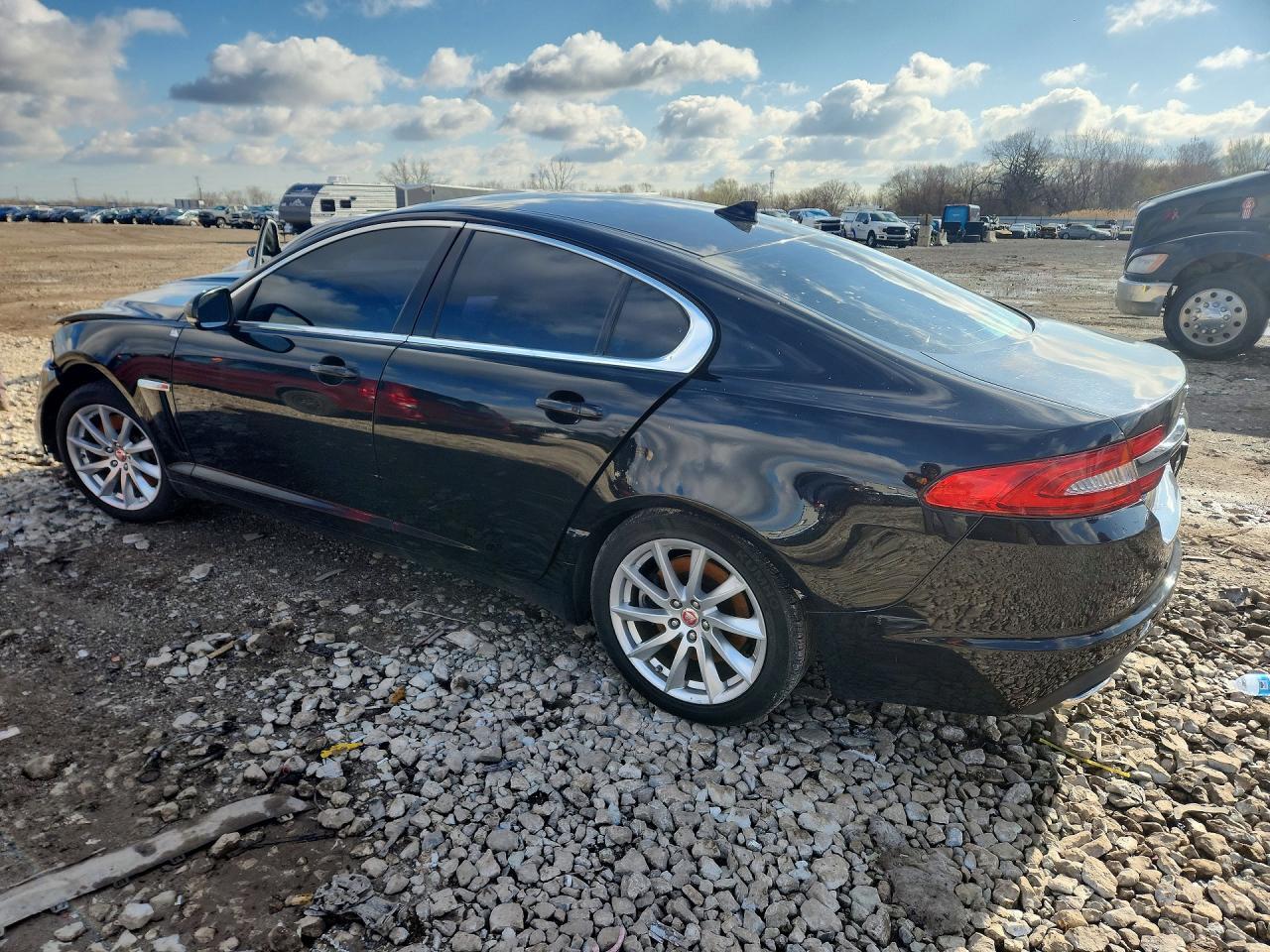 2015 Jaguar Xf 2.0T Premium - Фото 2
