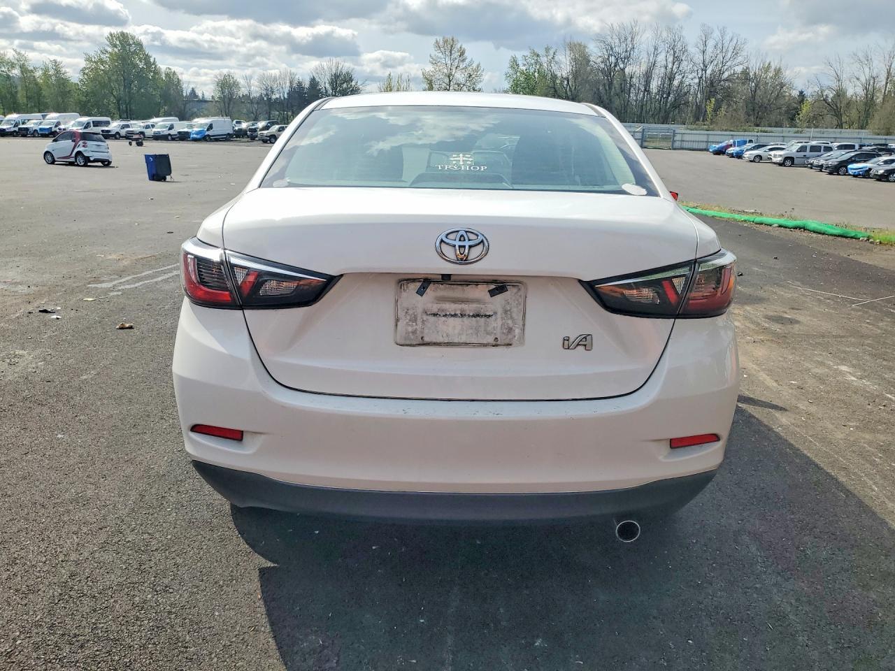 2017 Toyota Yaris Ia Base - Image 6