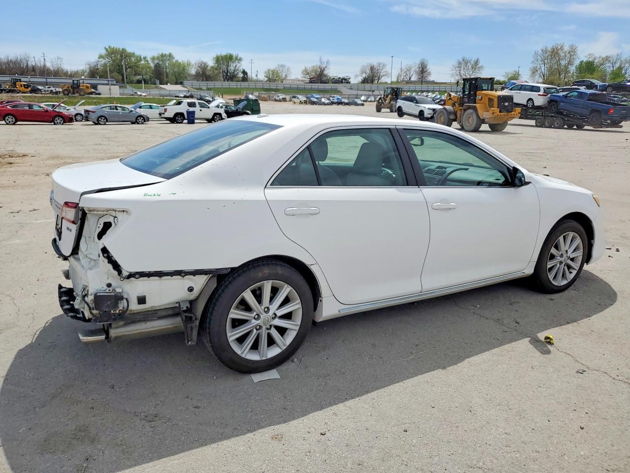2014 Toyota Camry Xle V6 - Фото 3
