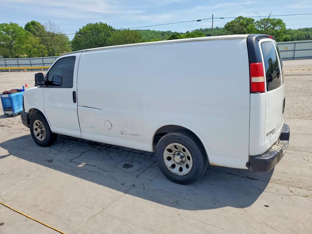 2013 Chevrolet Express G1500 - Image 2