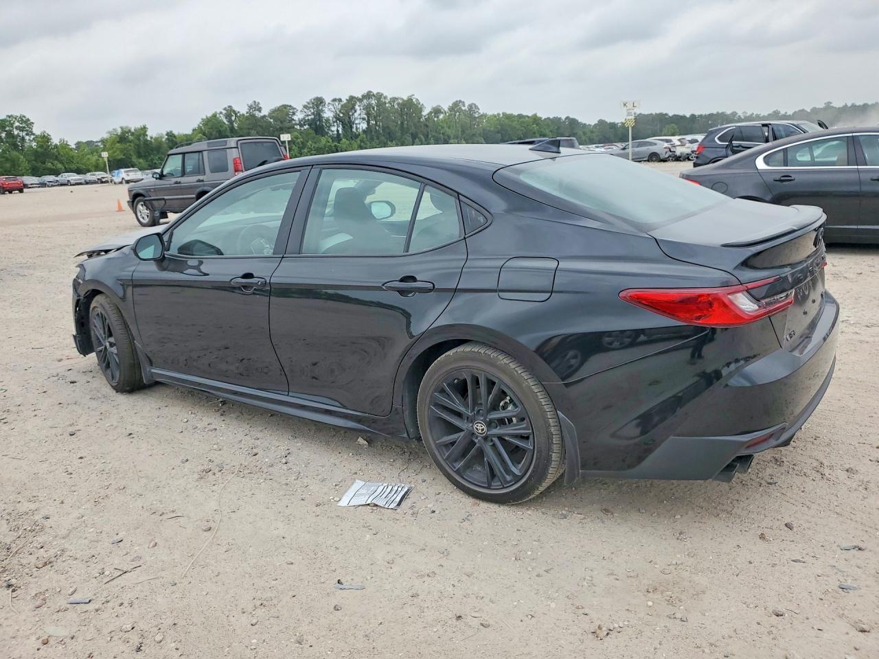 2026 Toyota Camry Se - Image 2