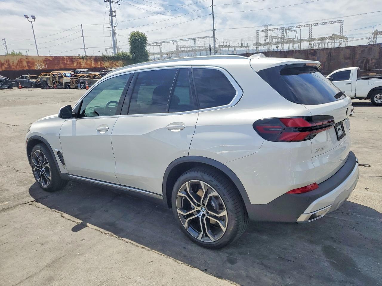2026 BMW X5 xDrive40I - Image 2