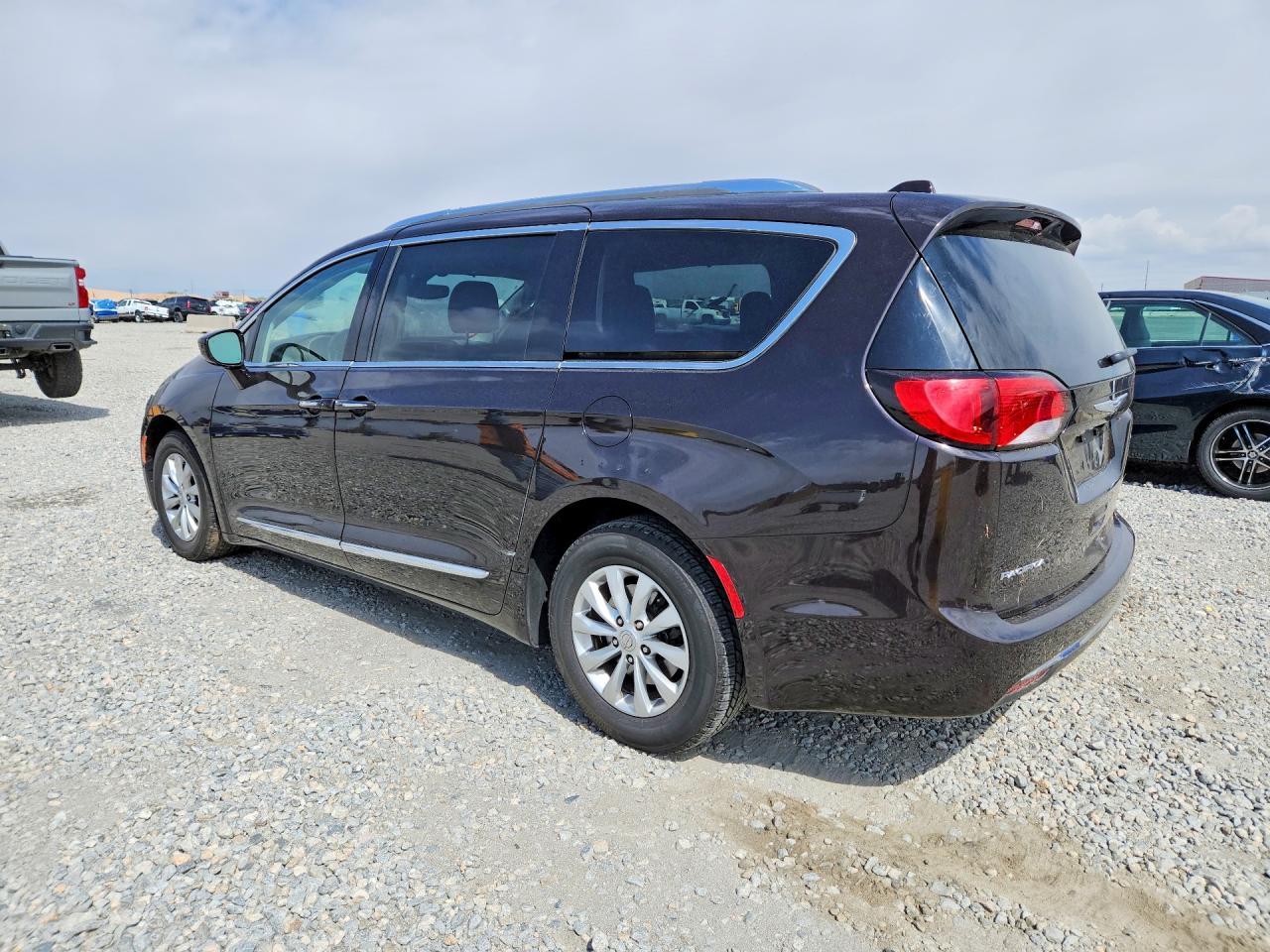 2018 Chrysler Pacifica Touring L - Фото 2