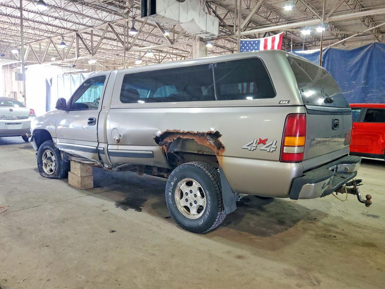 2000 Chevrolet Silverado K1500 - Фото 2