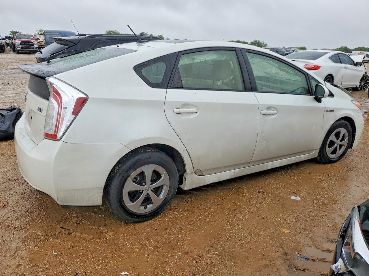 2015 Toyota Prius Three - Image 3