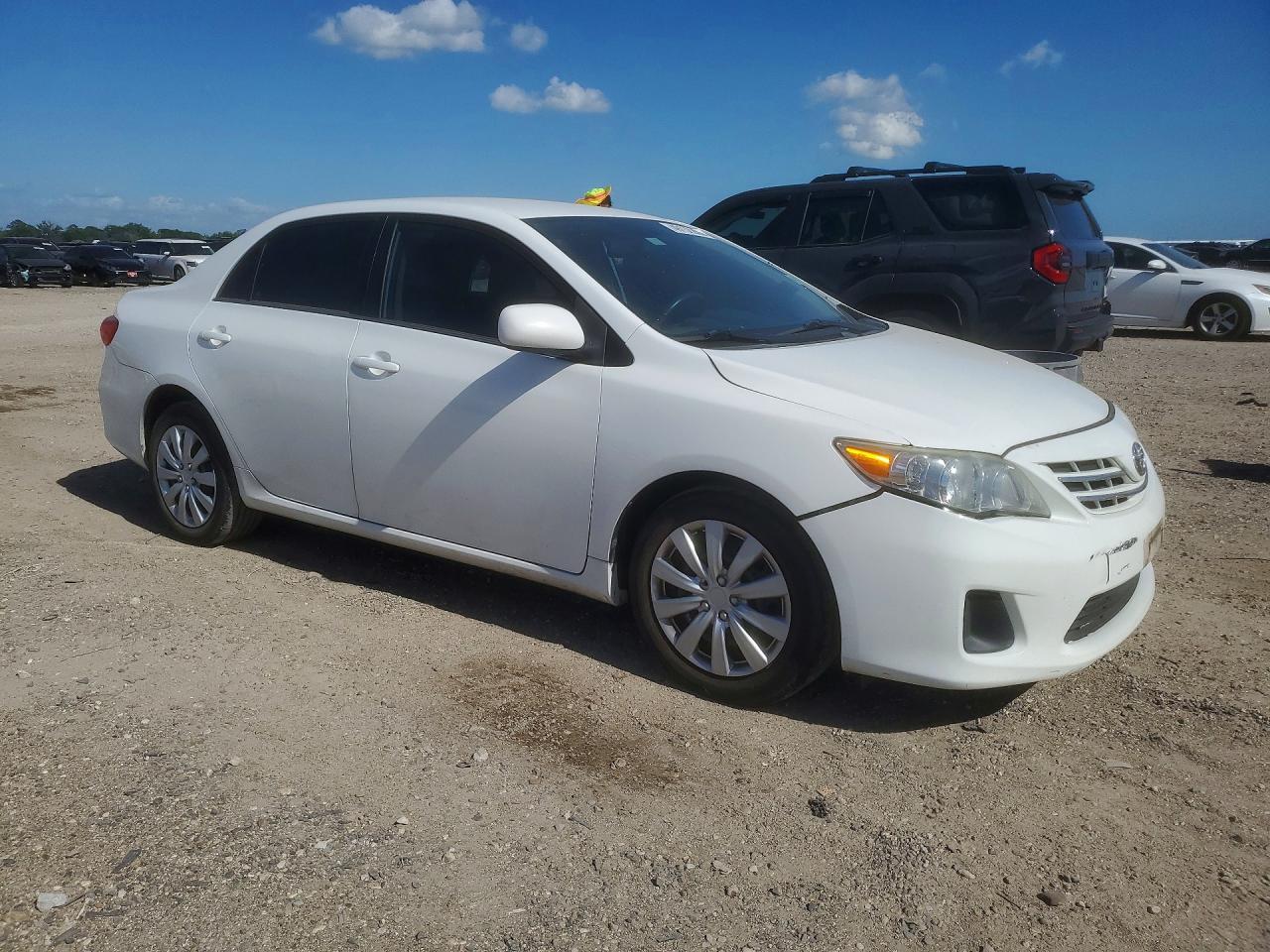 2013 Toyota Corolla Le - Image 4