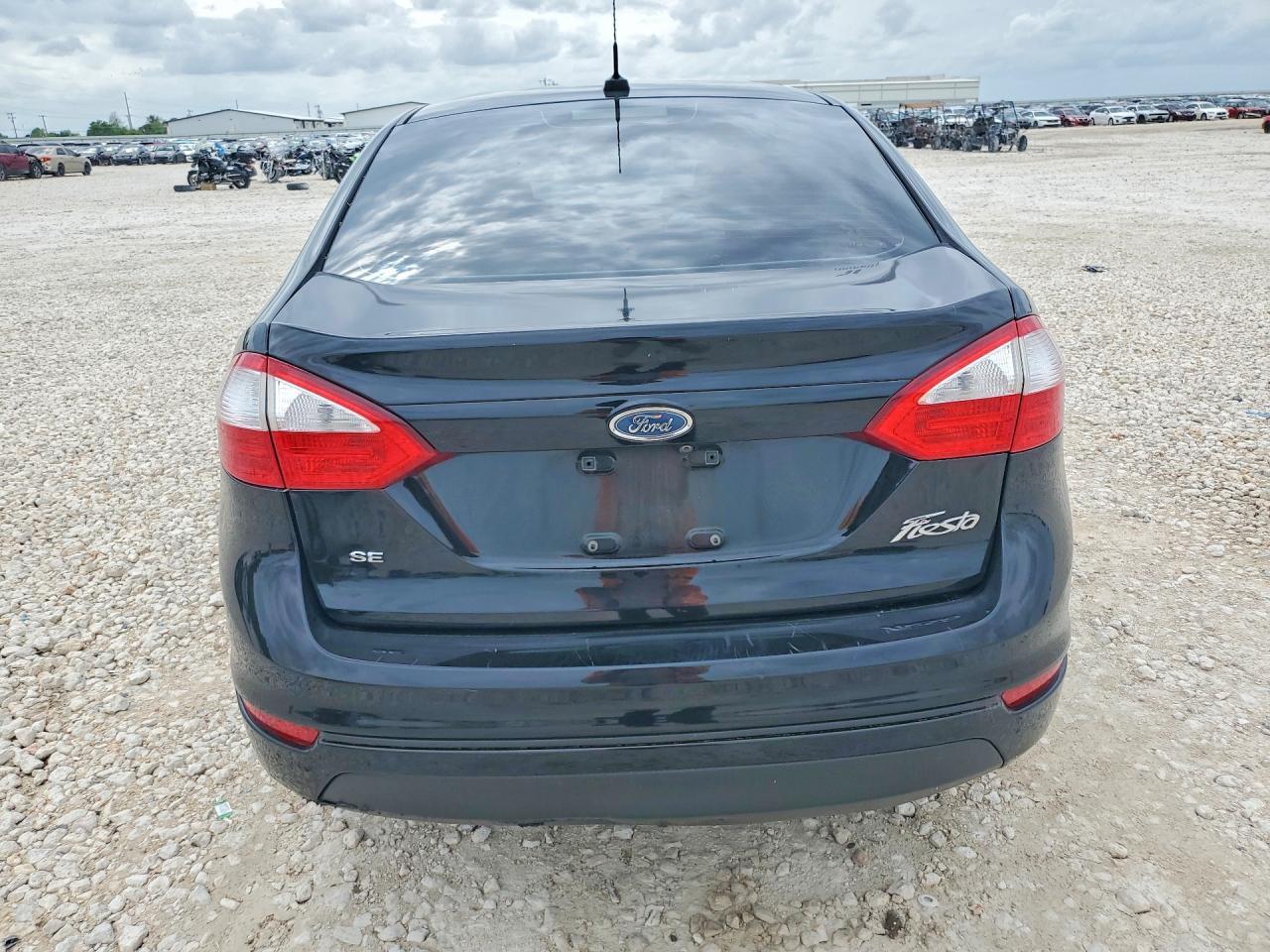 2018 Ford Fiesta Se - Фото 6