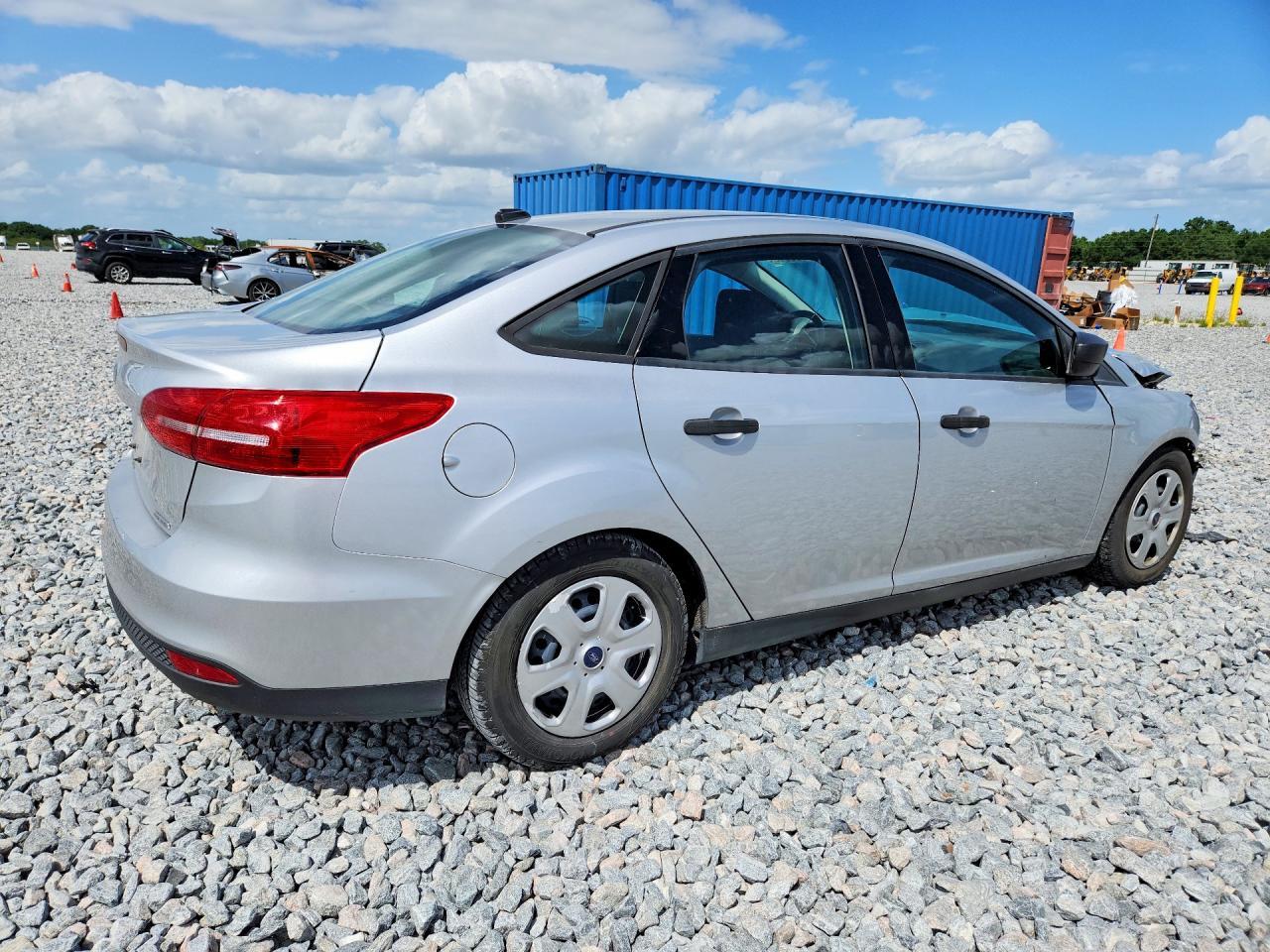 2016 Ford Focus S - Фото 3