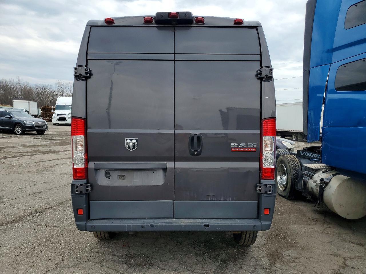 2018 Ram Promaster 2500 Delivery Van - Фото 6