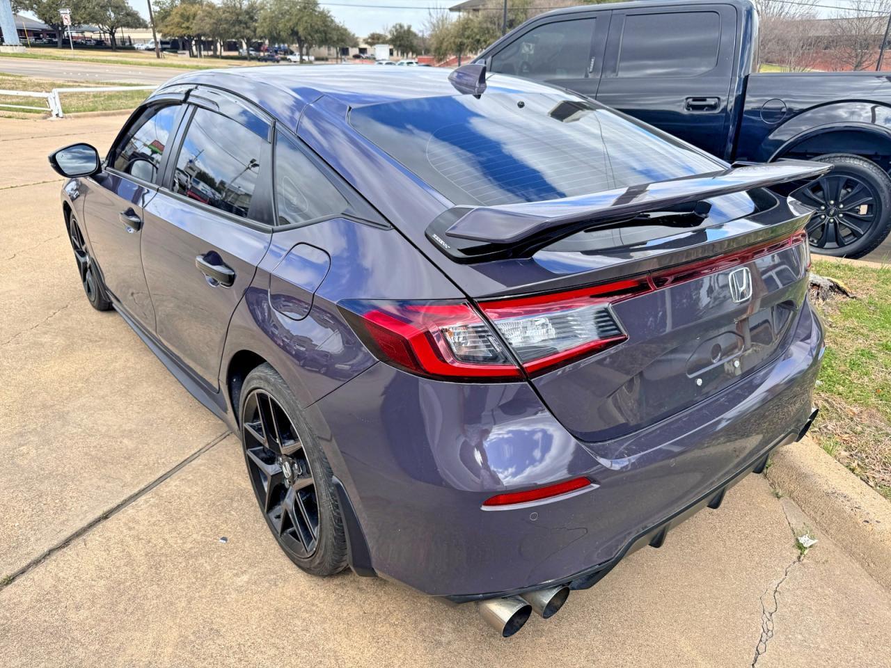 2023 Honda Civic Sport Touring - Image 3