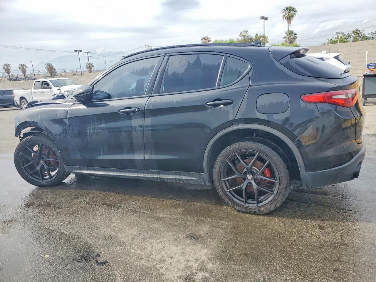 2020 Alfa Romeo Stelvio - Image 2
