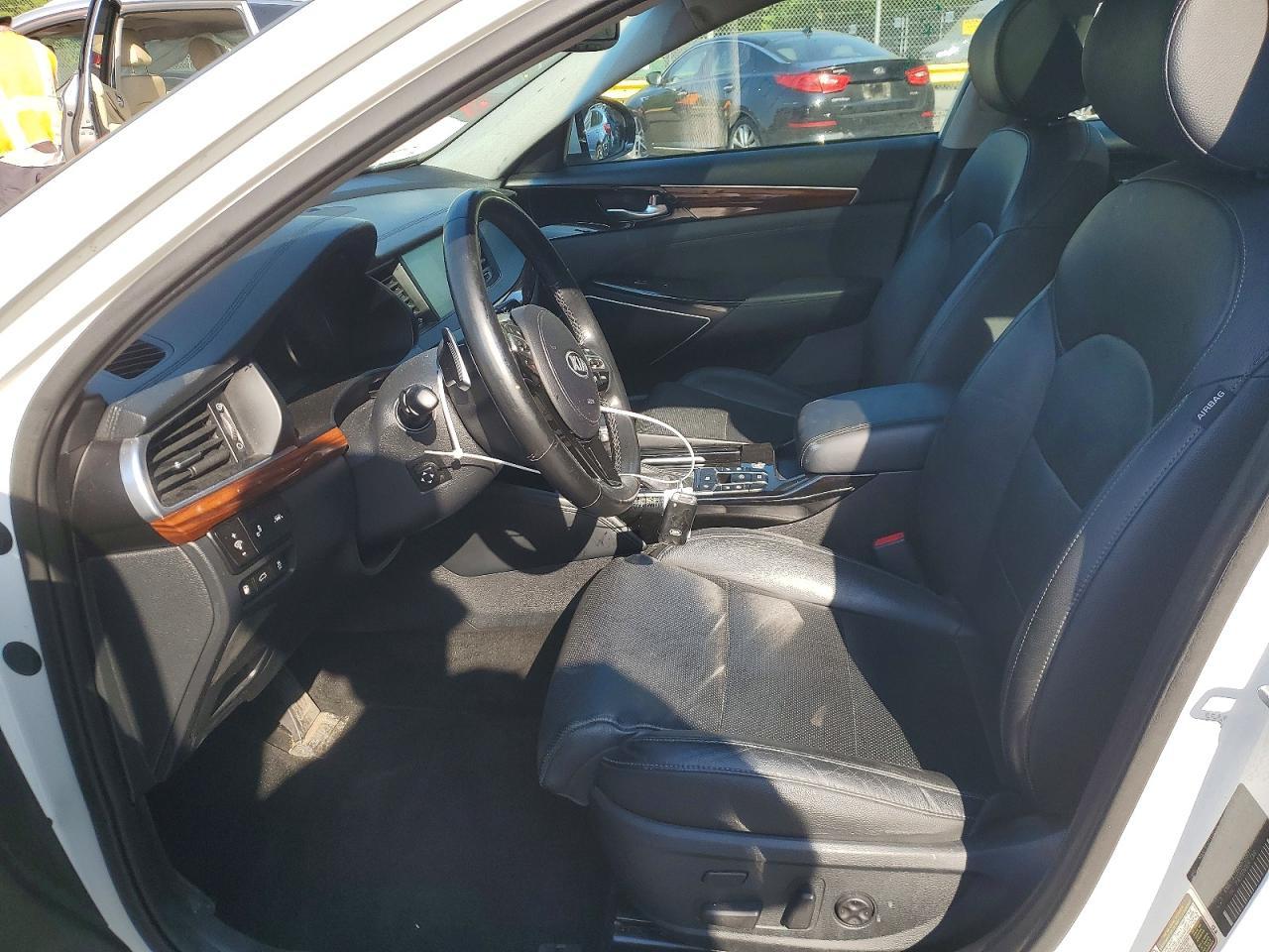 2017 Kia Cadenza Technology - Image 7