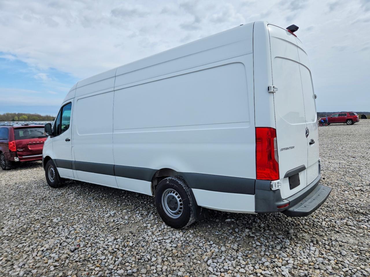 2021 Mercedes Benz Sprinter 2500 Delivery Van - Фото 2