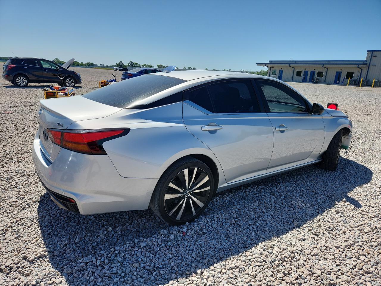2022 Nissan Altima Sr - Фото 3