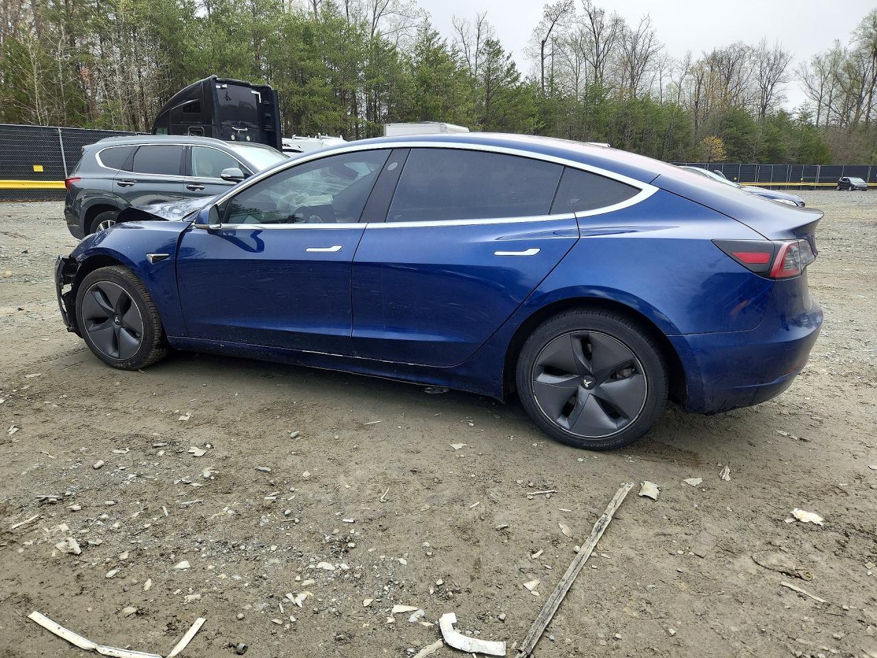 2018 Tesla Model 3 - Фото 2