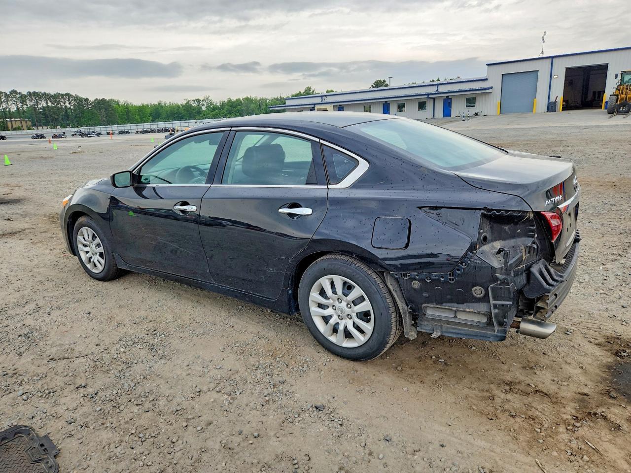 2018 Nissan Altima 2.5 S - Фото 2
