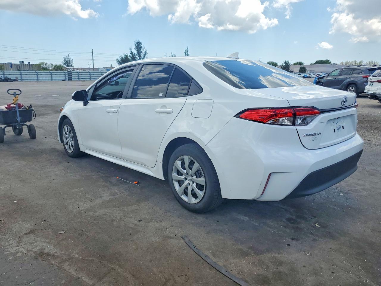 2023 Toyota Corolla Le - Фото 2