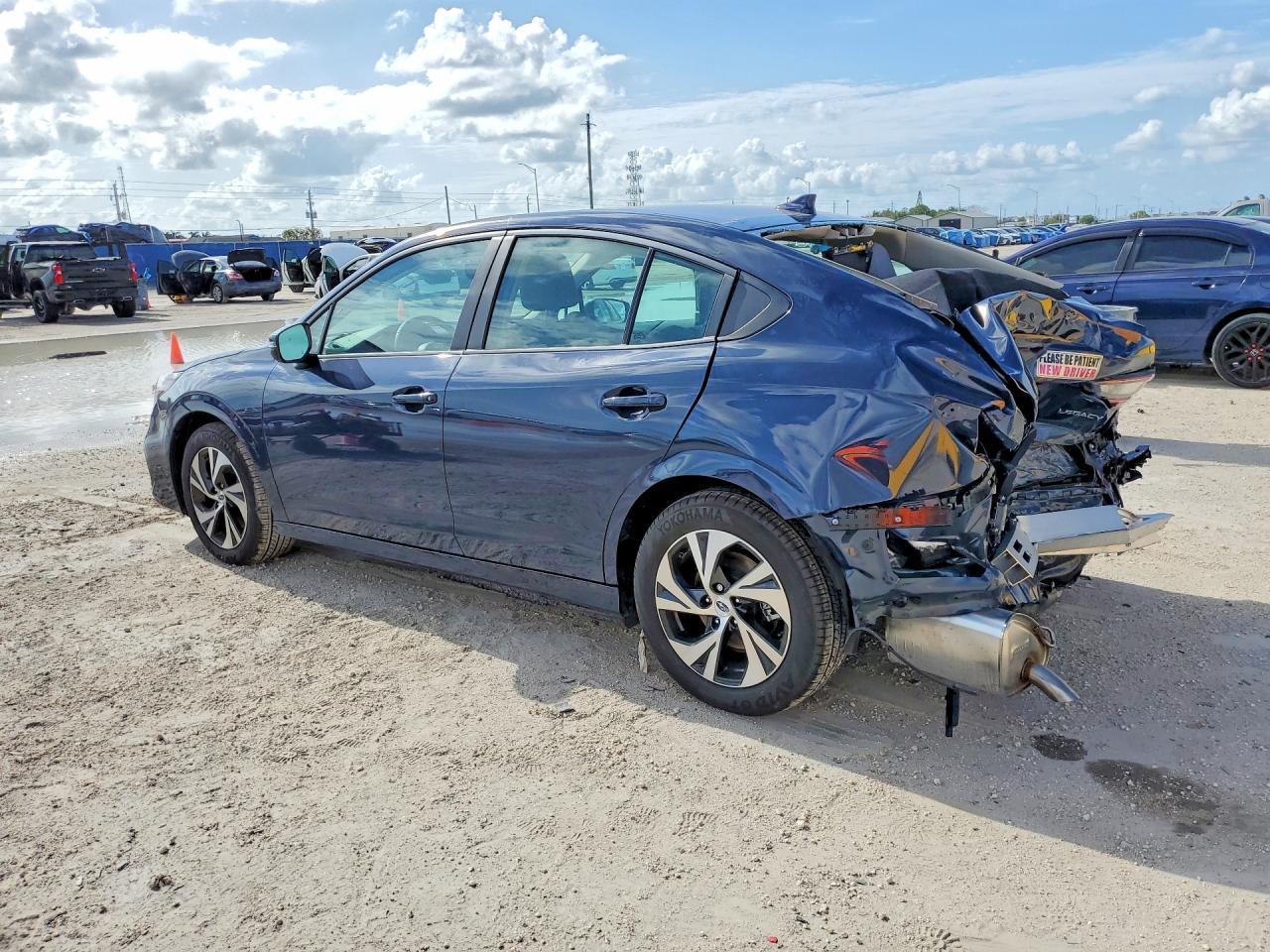 2025 Subaru Legacy Premium - Фото 2