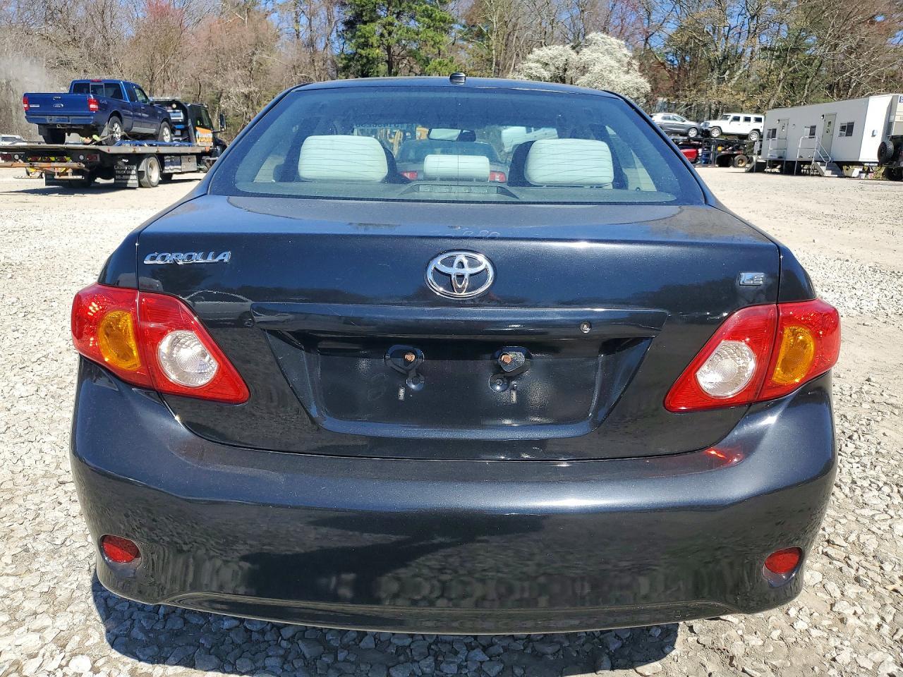 2010 Toyota Corolla Le - Фото 6