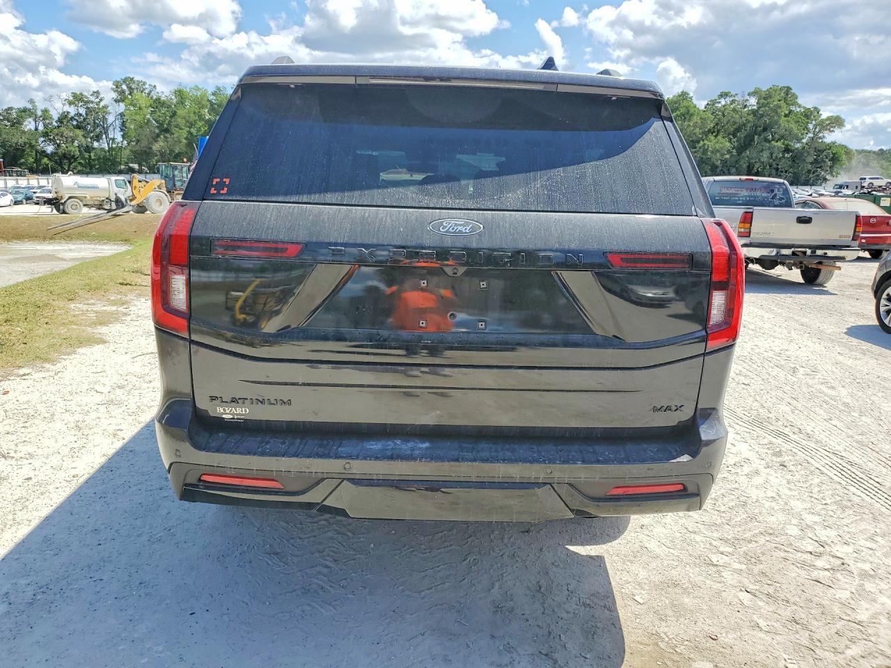 2025 Ford Expedition Max Platinum - Image 6