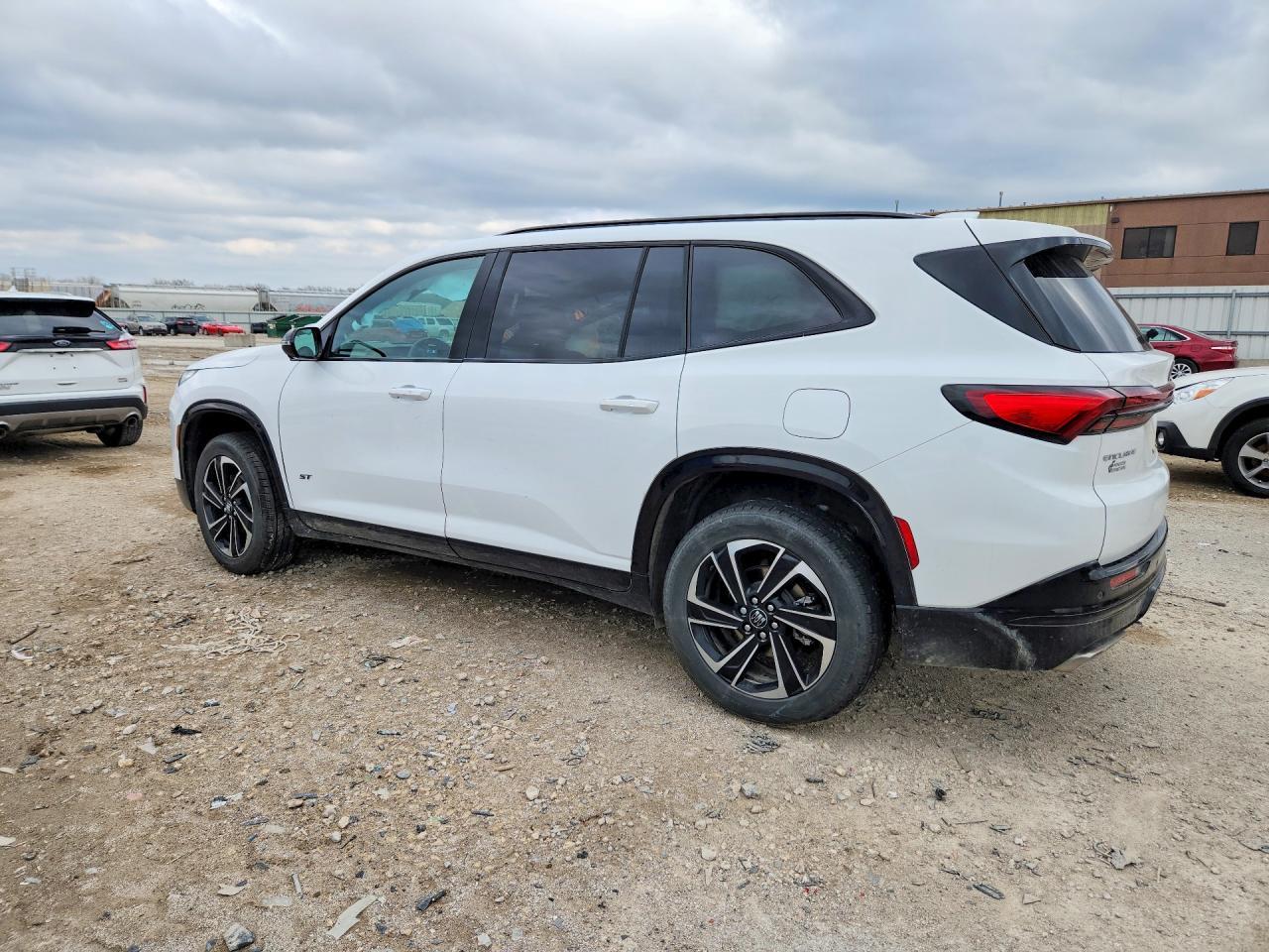 2025 Buick Enclave Sport Touring - Фото 2