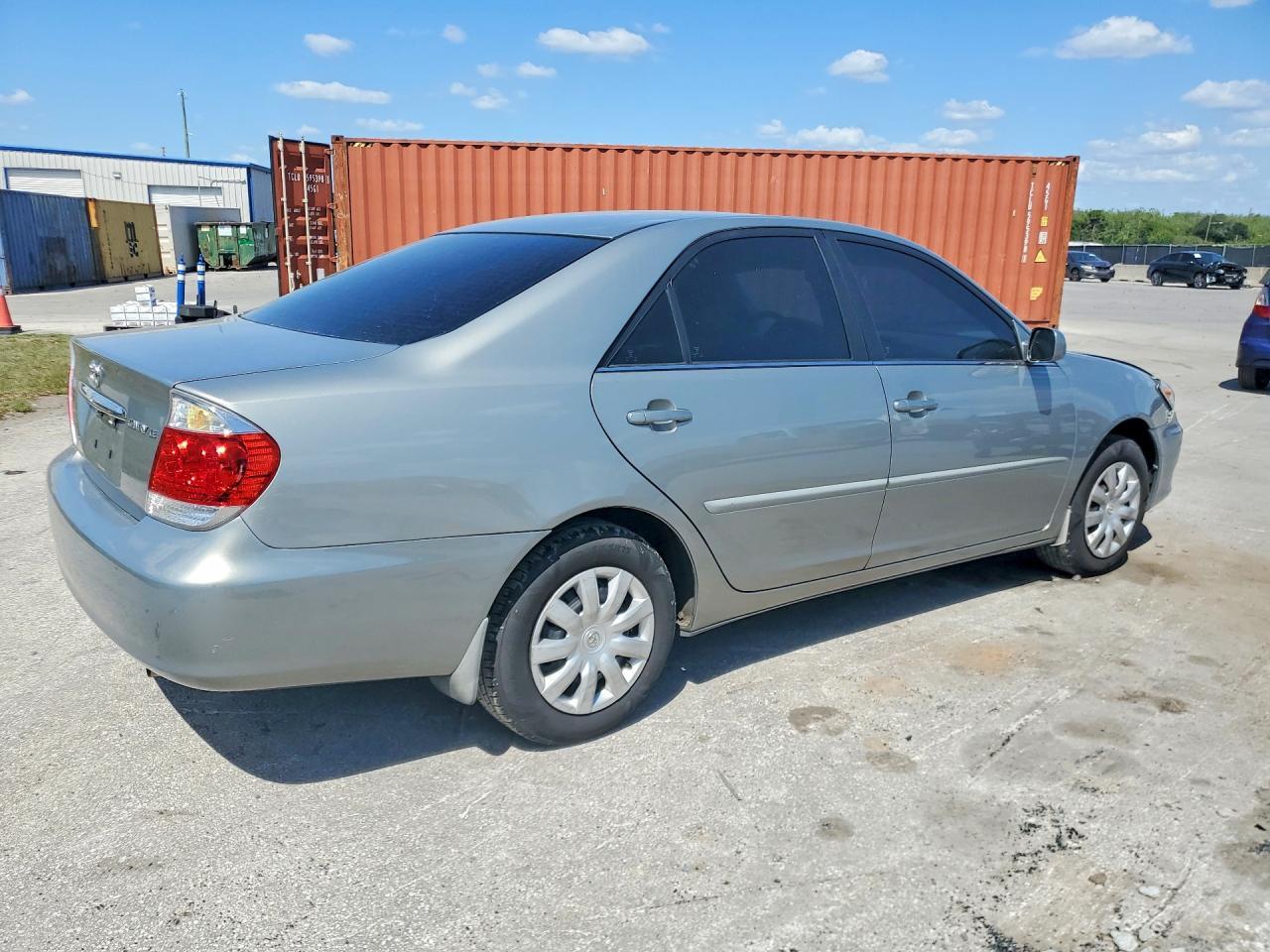 2005 Toyota Camry Le - Фото 3