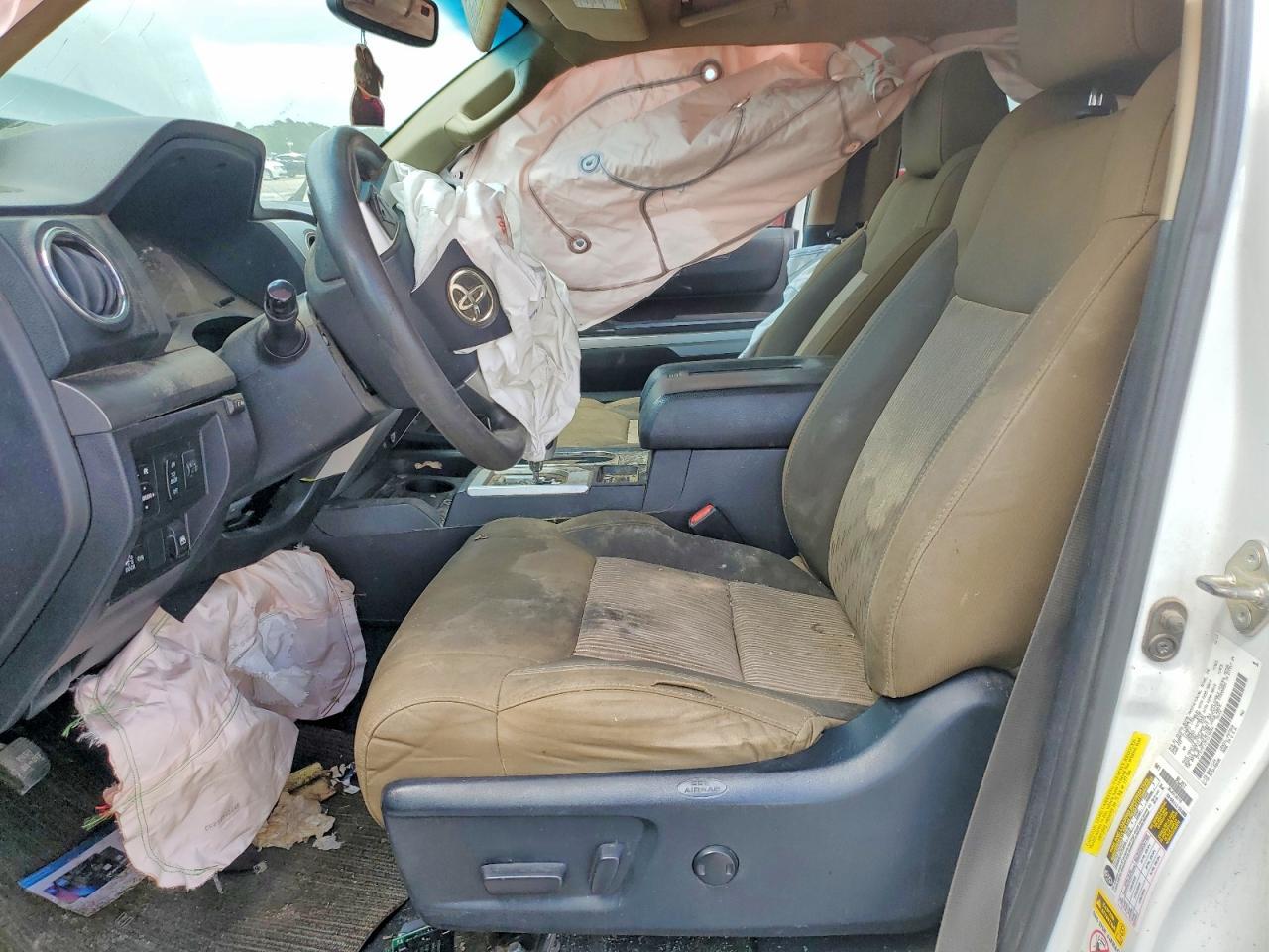 2015 Toyota Tundra Sr5 - Image 7