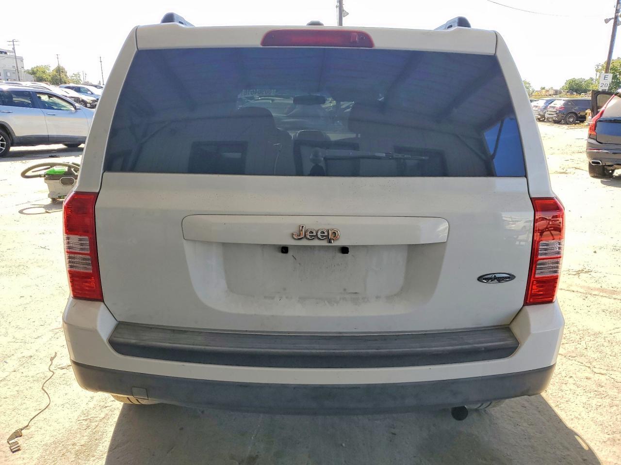2015 Jeep Patriot Latitude - Image 6