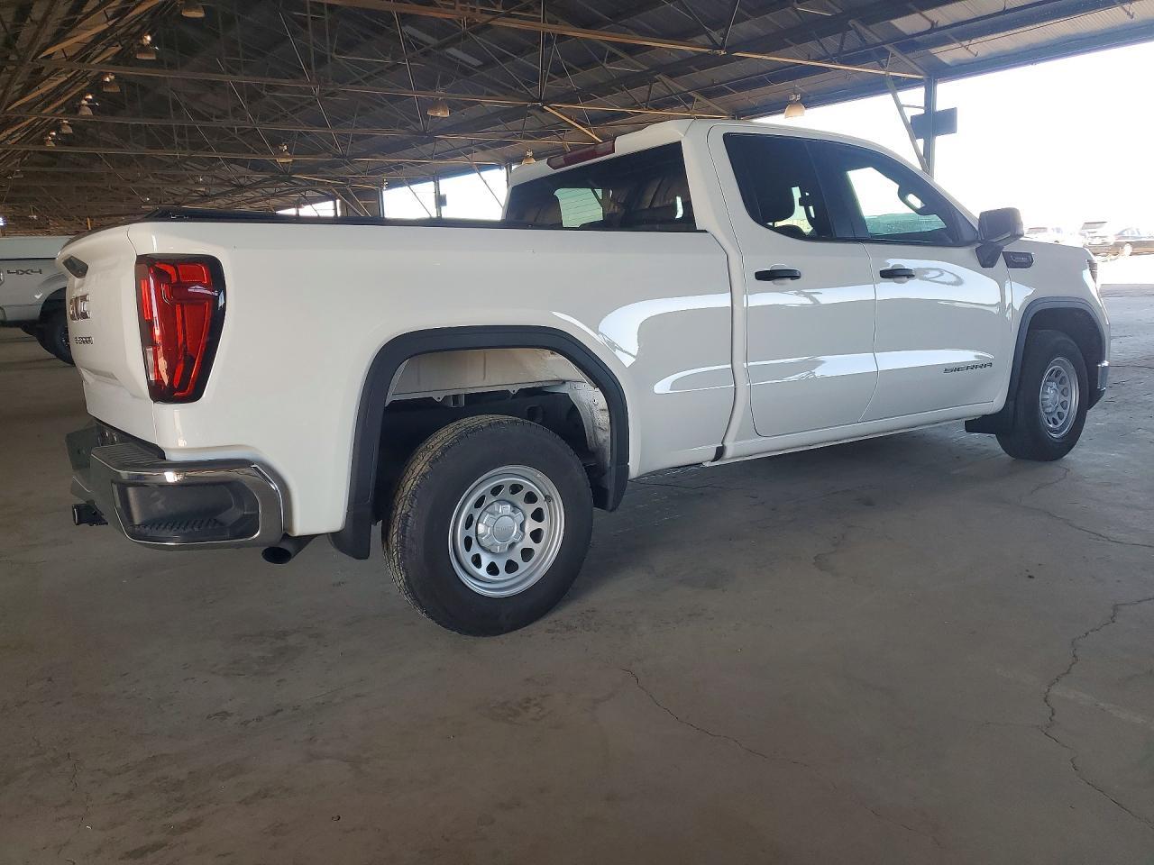 2025 GMC Sierra C1500 - Фото 3