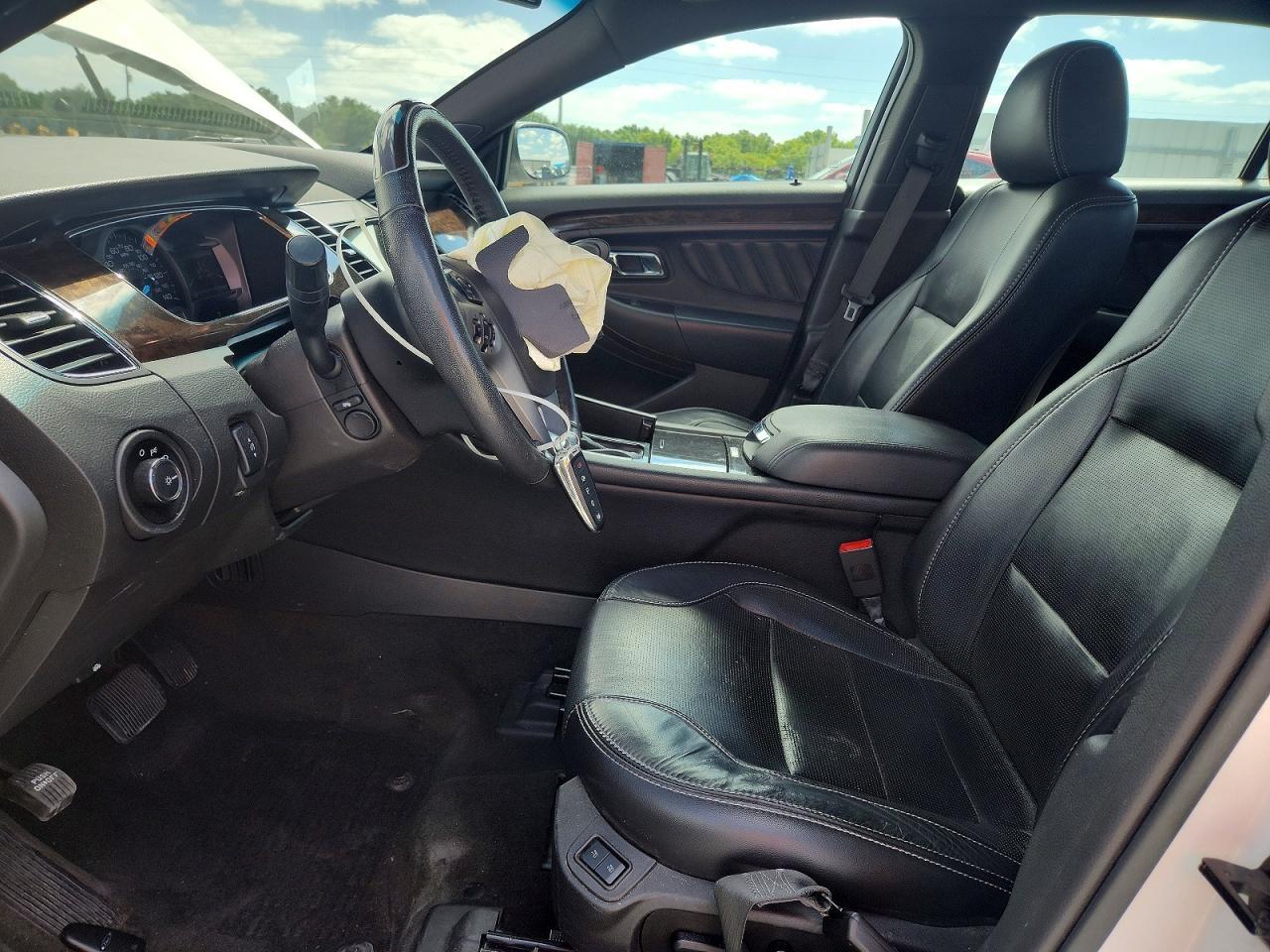 2018 Ford Taurus Limited - Image 7